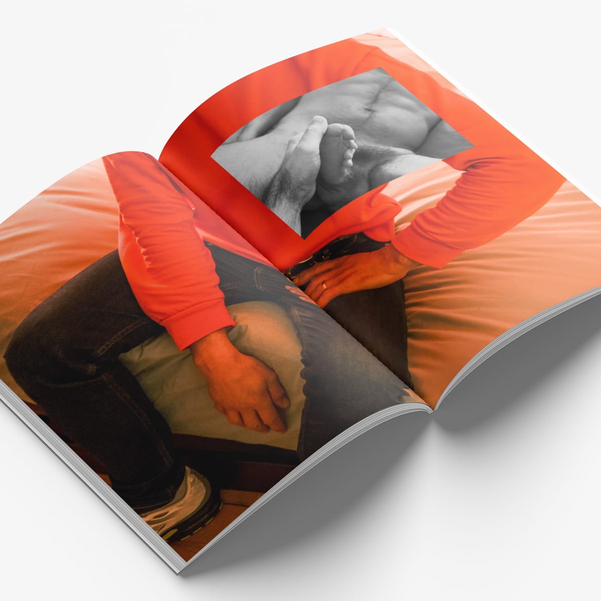 Pages intérieures du magazine Adart Book I : modèle M.