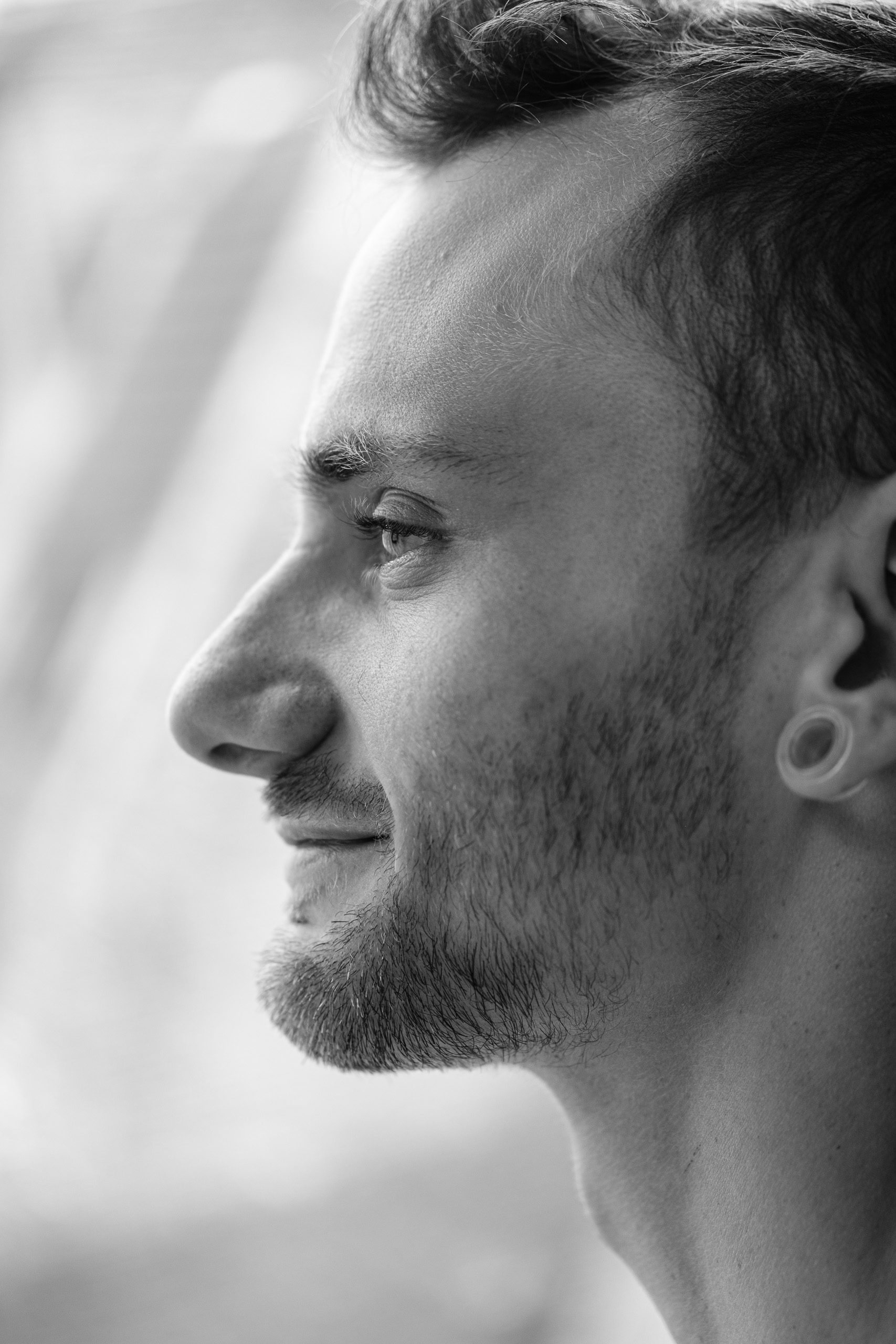 Portrait de profil de Vincent, lumière naturelle douce